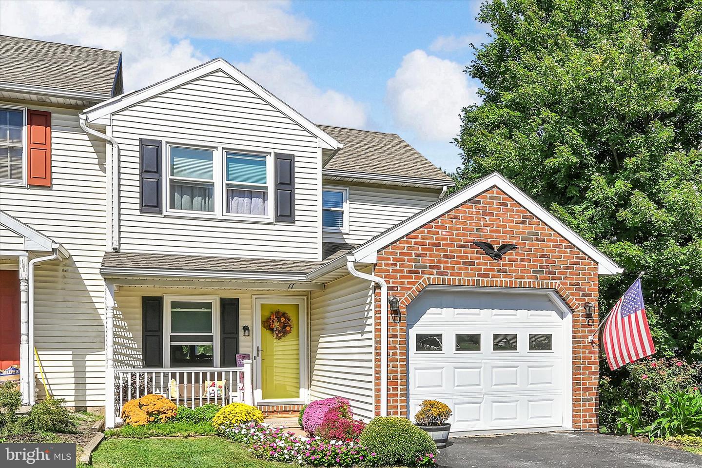 11 PARKVIEW DR