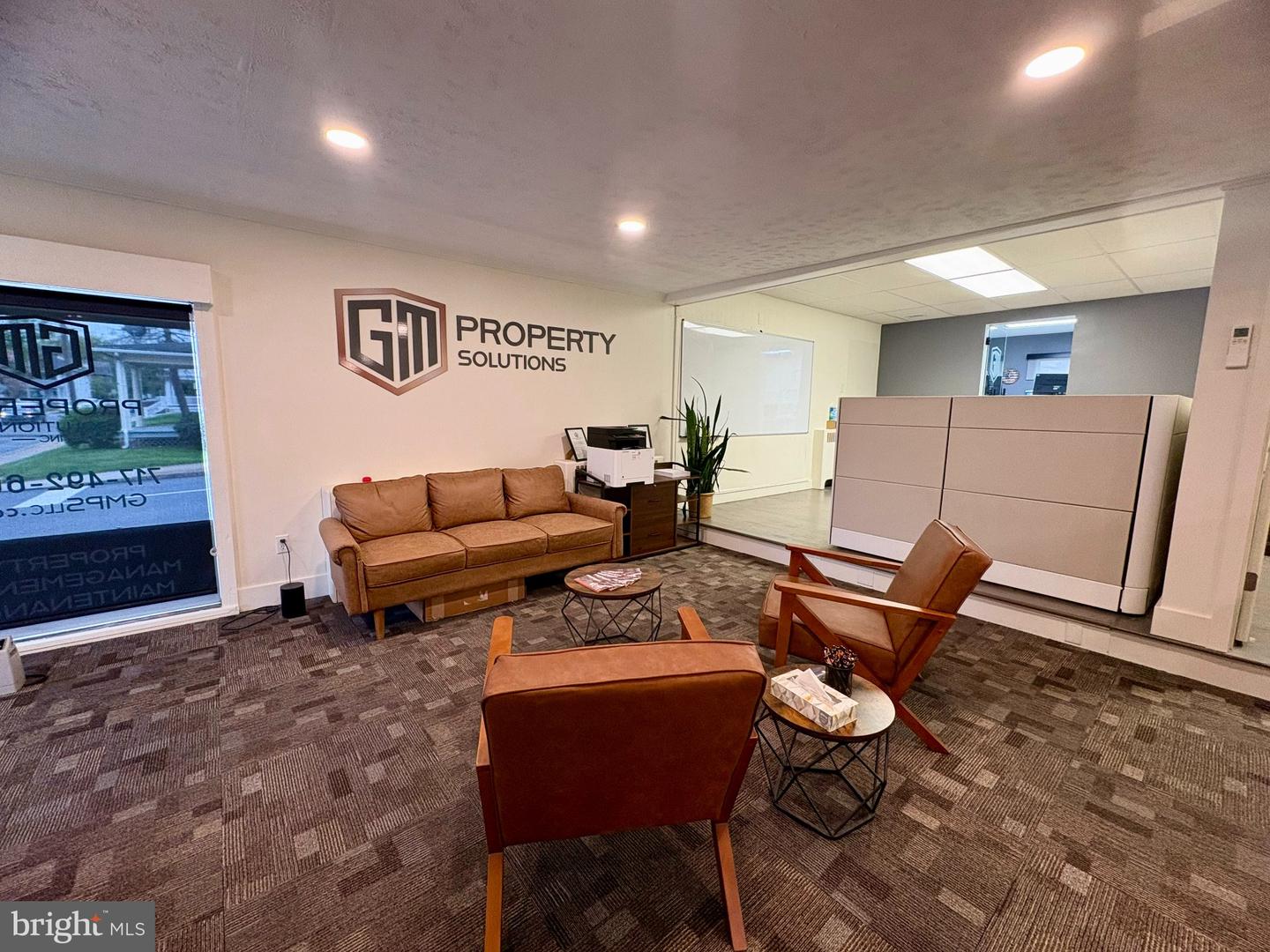 207 N Market St Property Photo 4