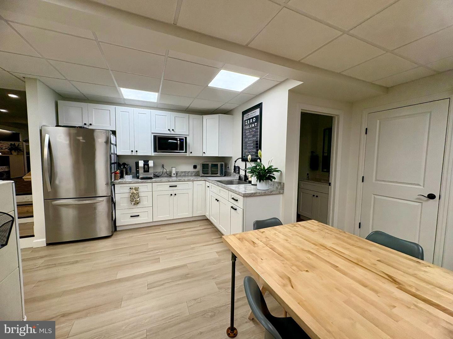 207 N Market St Property Photo 24