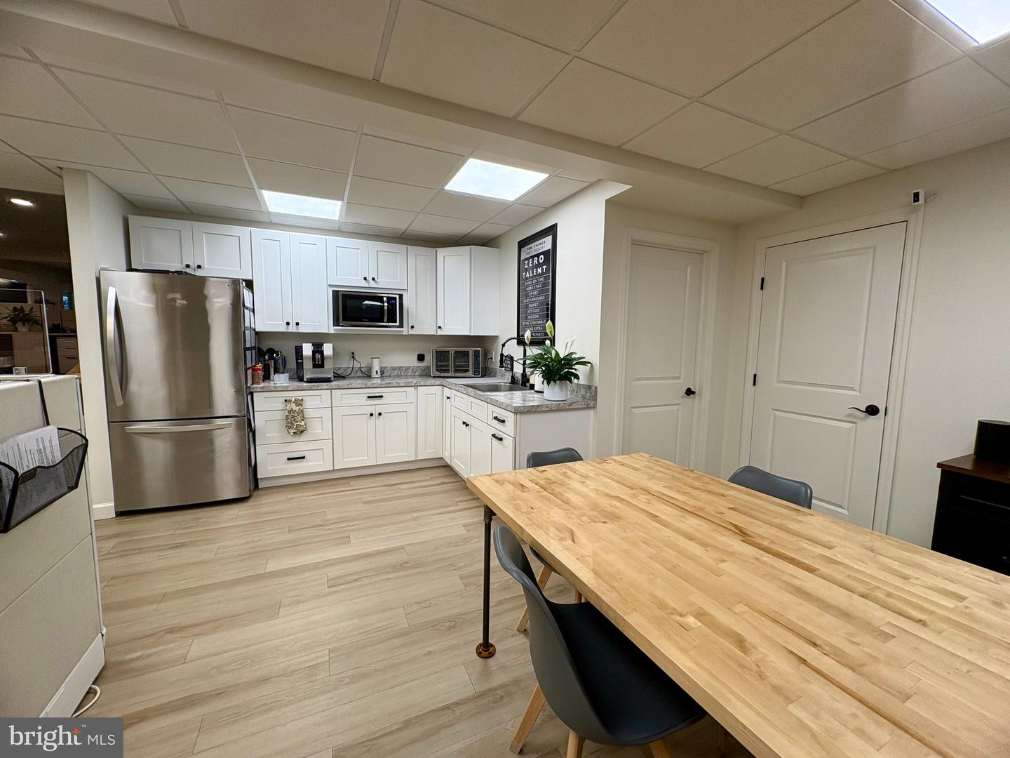 207 N Market St Property Photo 25