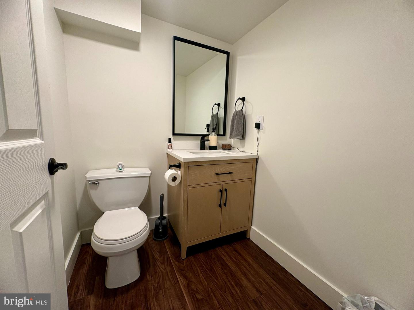 207 N Market St Property Photo 36