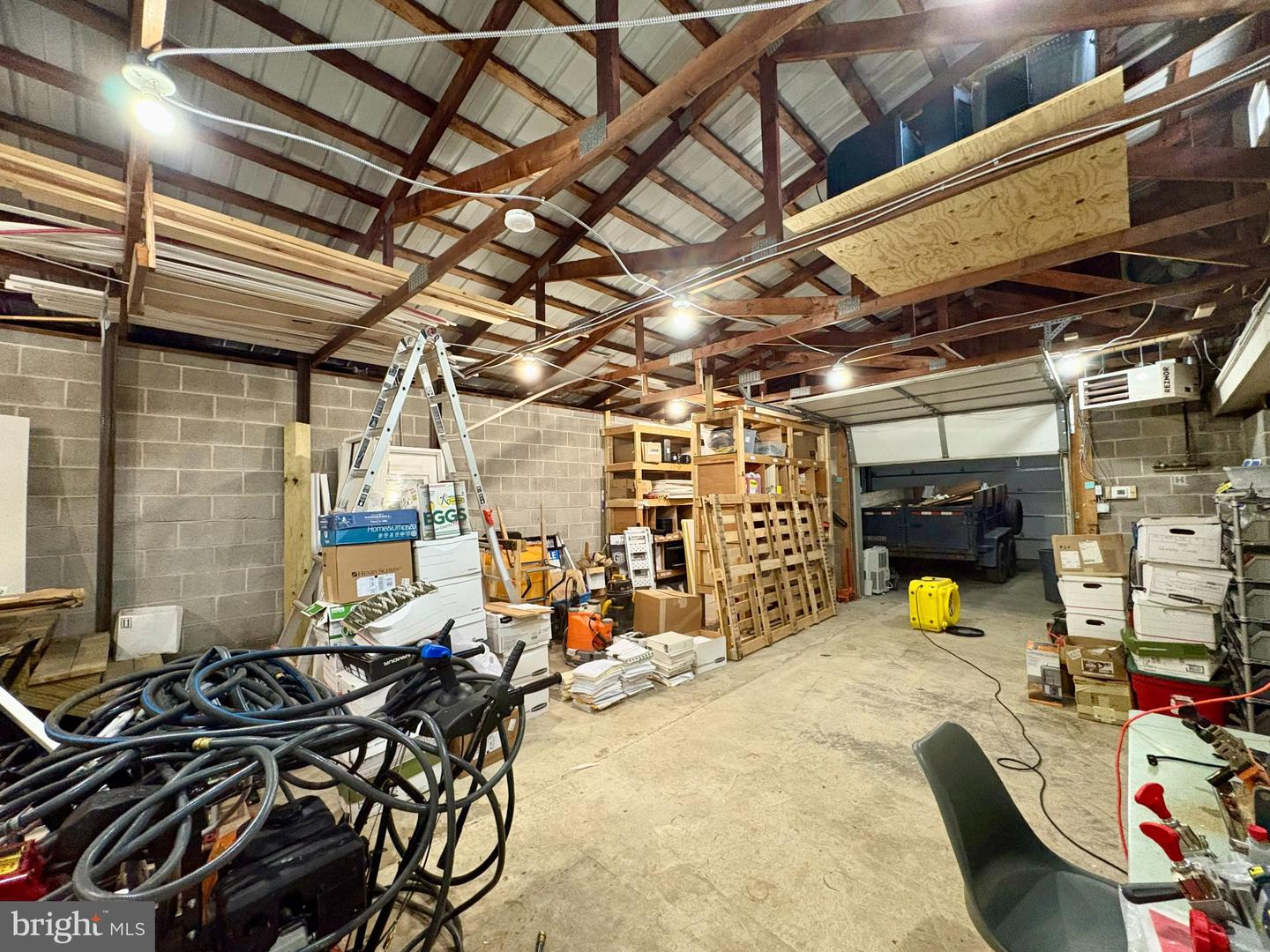 207 N Market St Property Photo 38