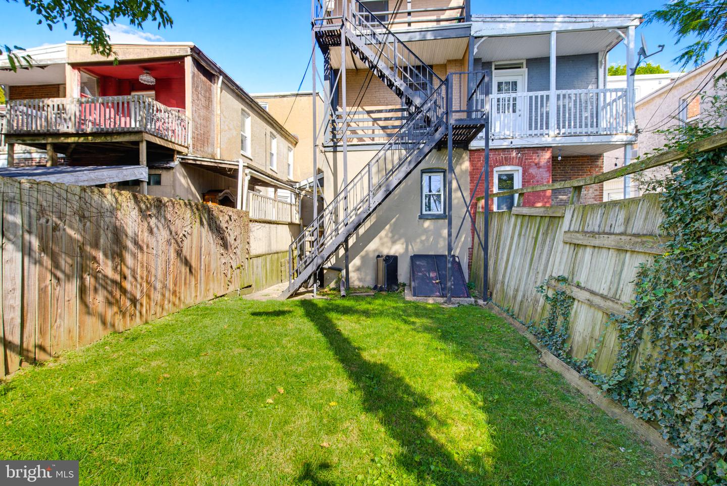 816 N Duke St Property Photo 53