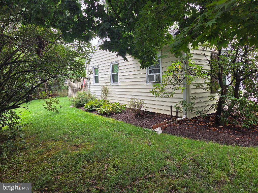 340 E Marion St Property Photo 2
