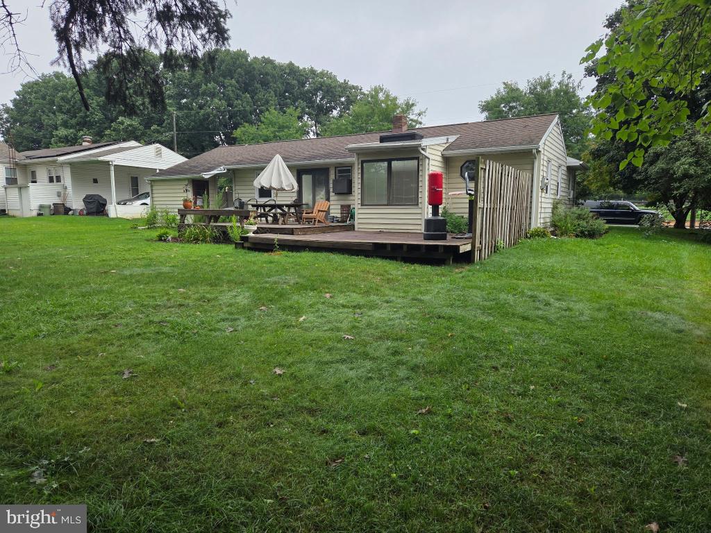 340 E Marion St Property Photo 4