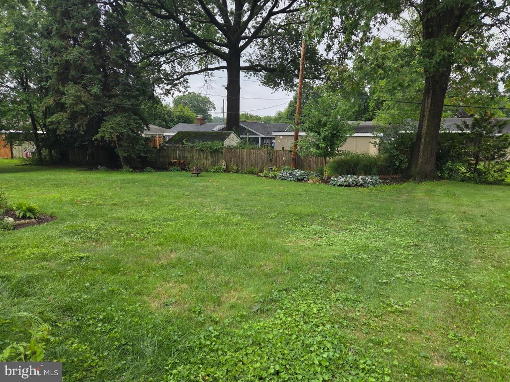 340 E Marion St Property Photo 6