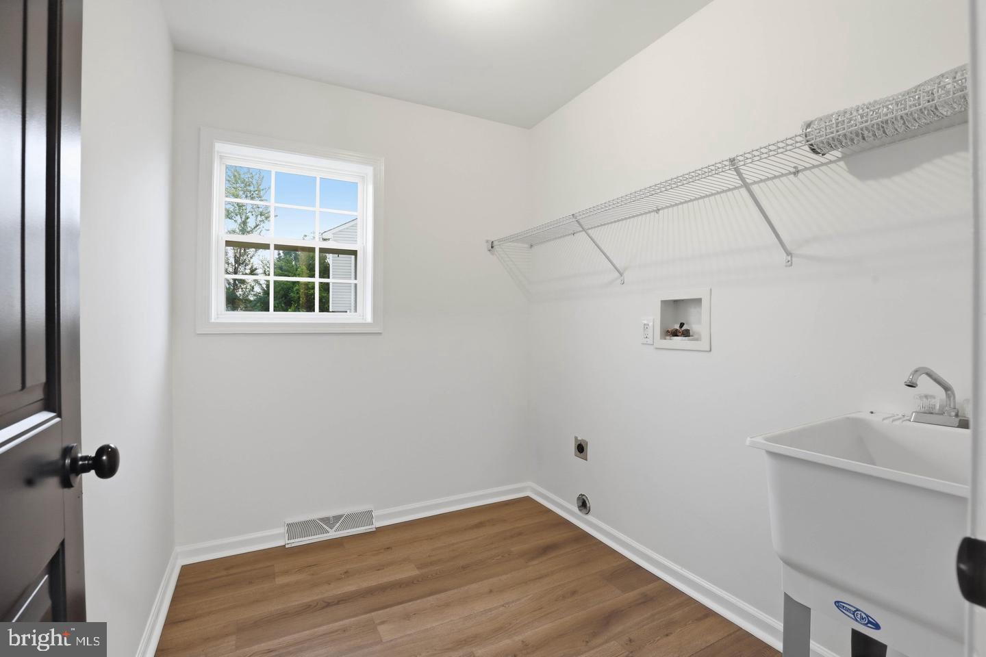 125 Woodmeadow Dr Property Photo 16