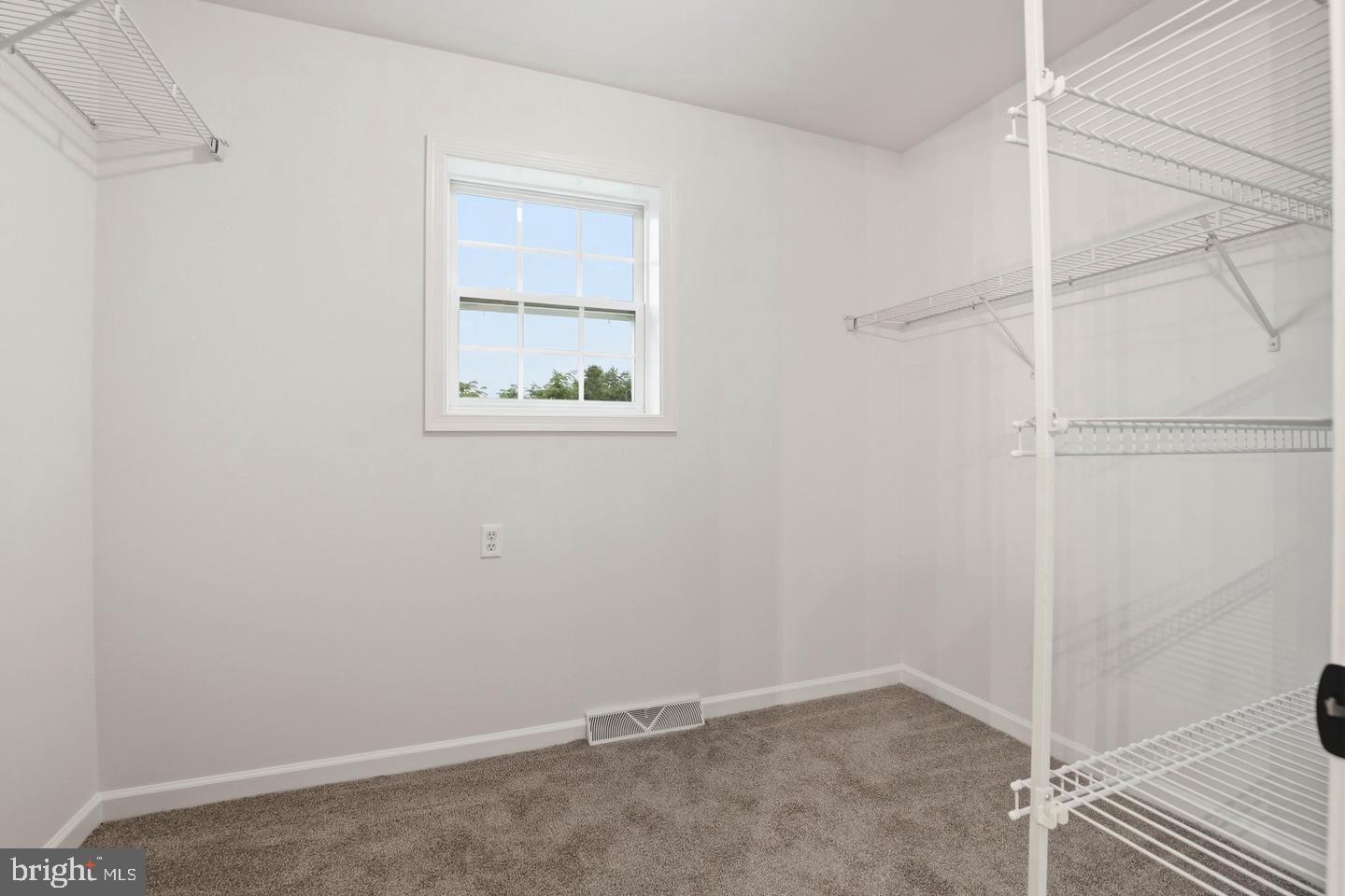 125 Woodmeadow Dr Property Photo 23