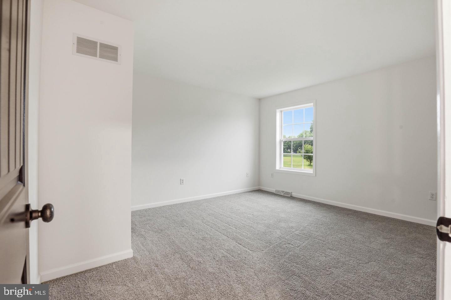 125 Woodmeadow Dr Property Photo 32