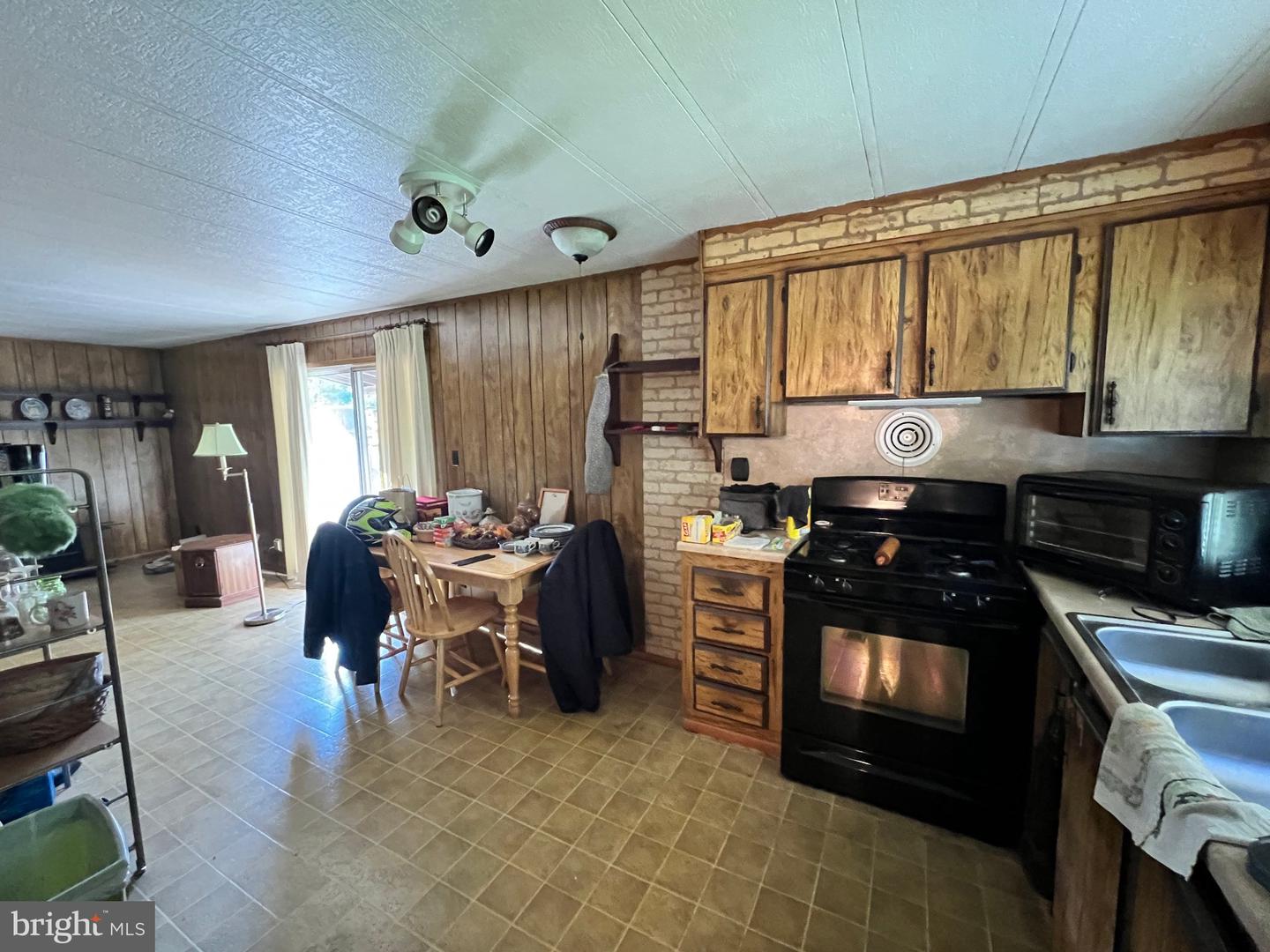 598 E Hazel Ave Property Photo 7