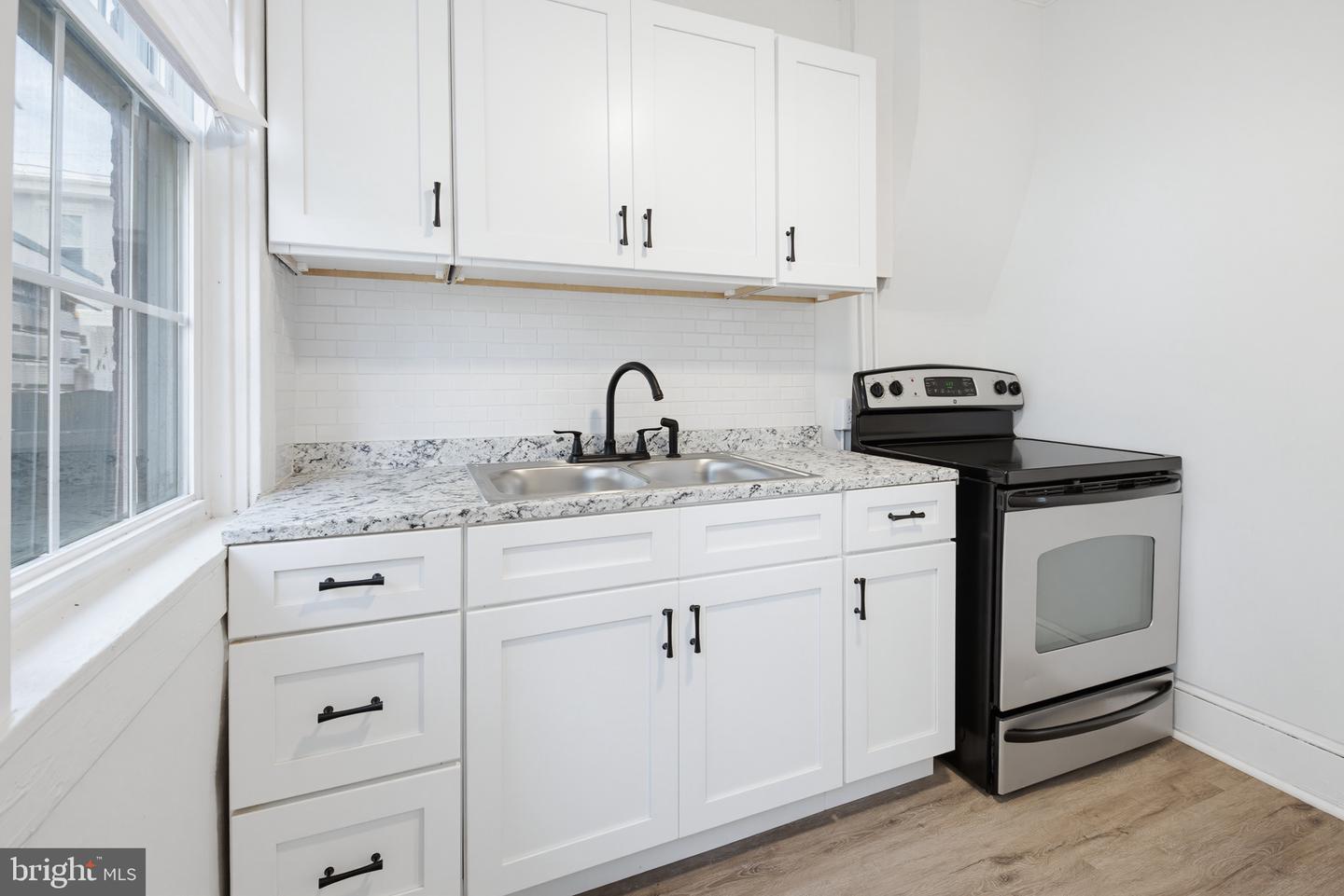 121 E New Property Photo 13