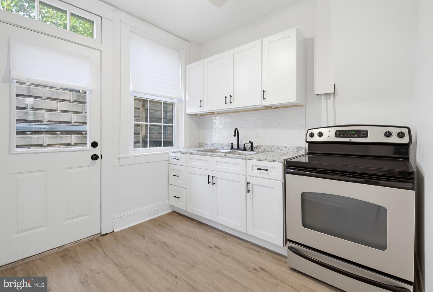 121 E New Property Photo 14