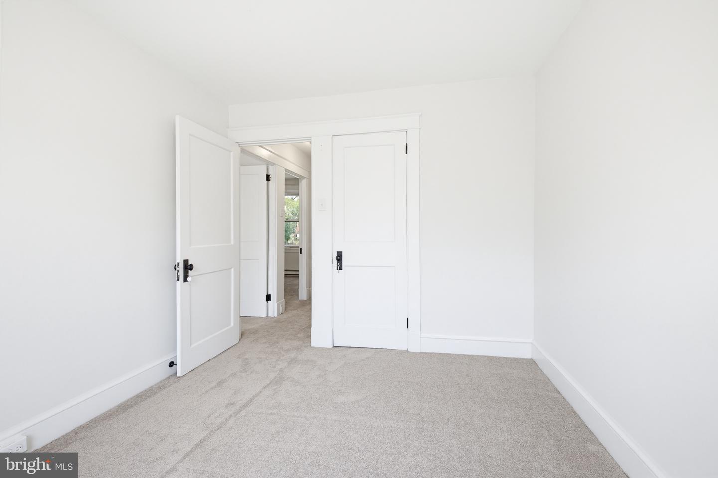 121 E New Property Photo 25
