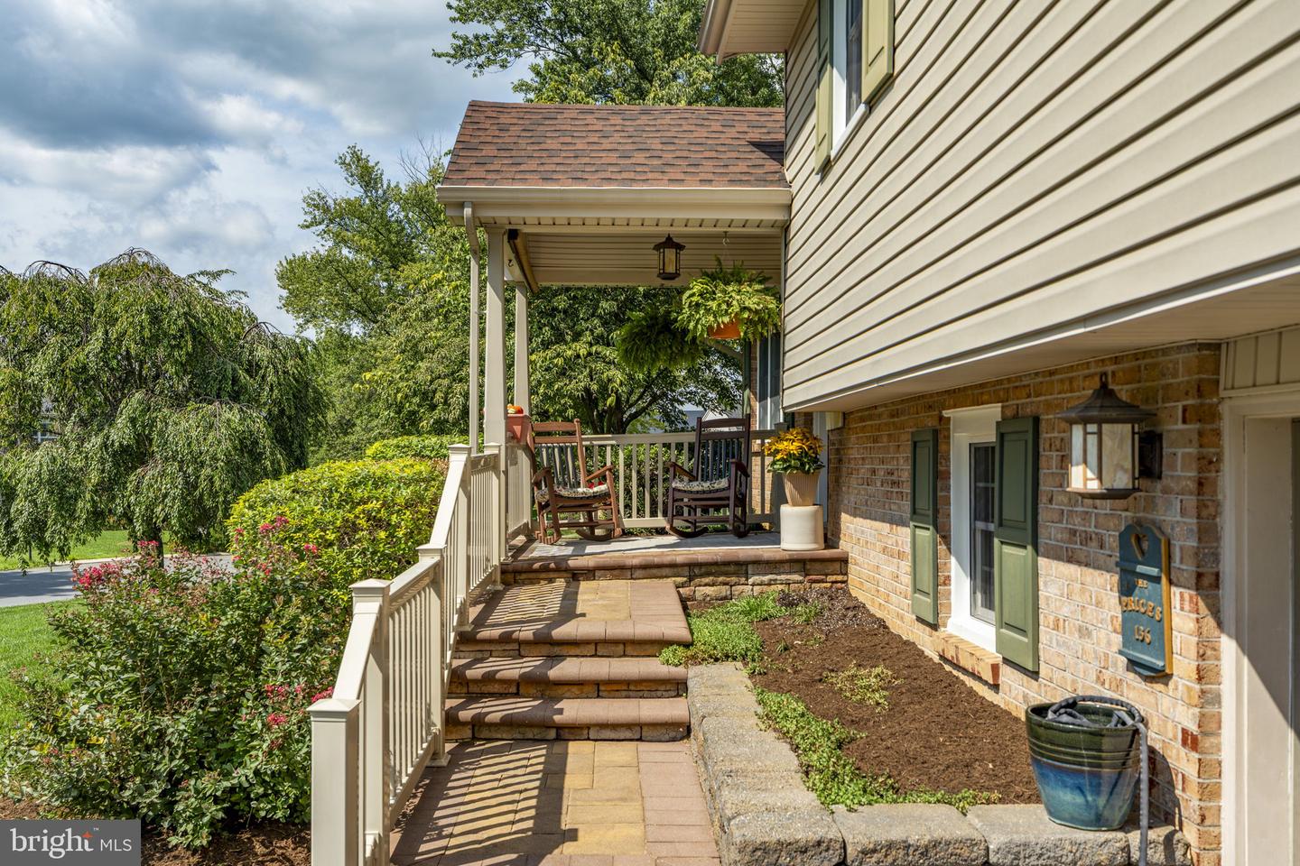 136 Carol Dr Property Photo 3