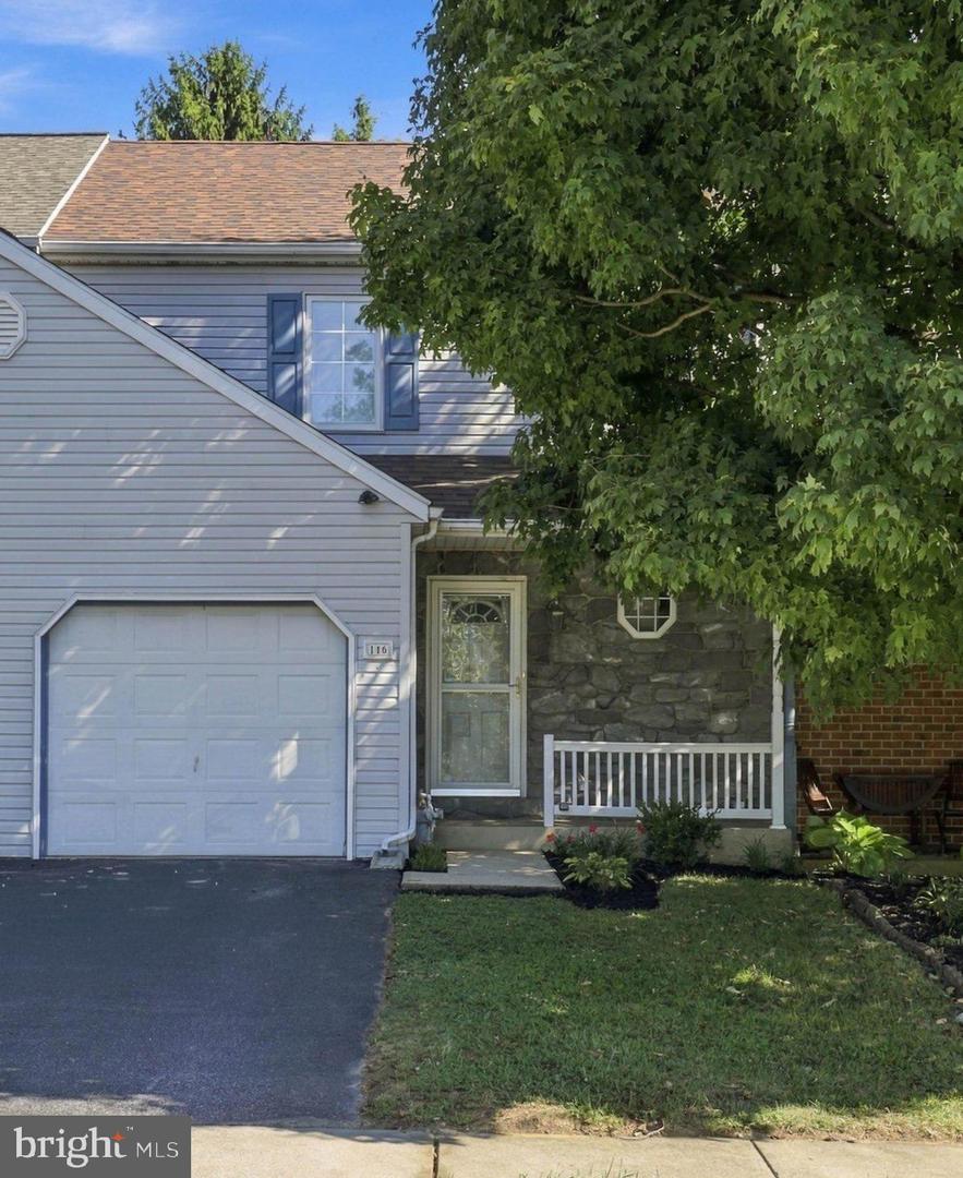 116 Parklawn Ct Property Photo 1