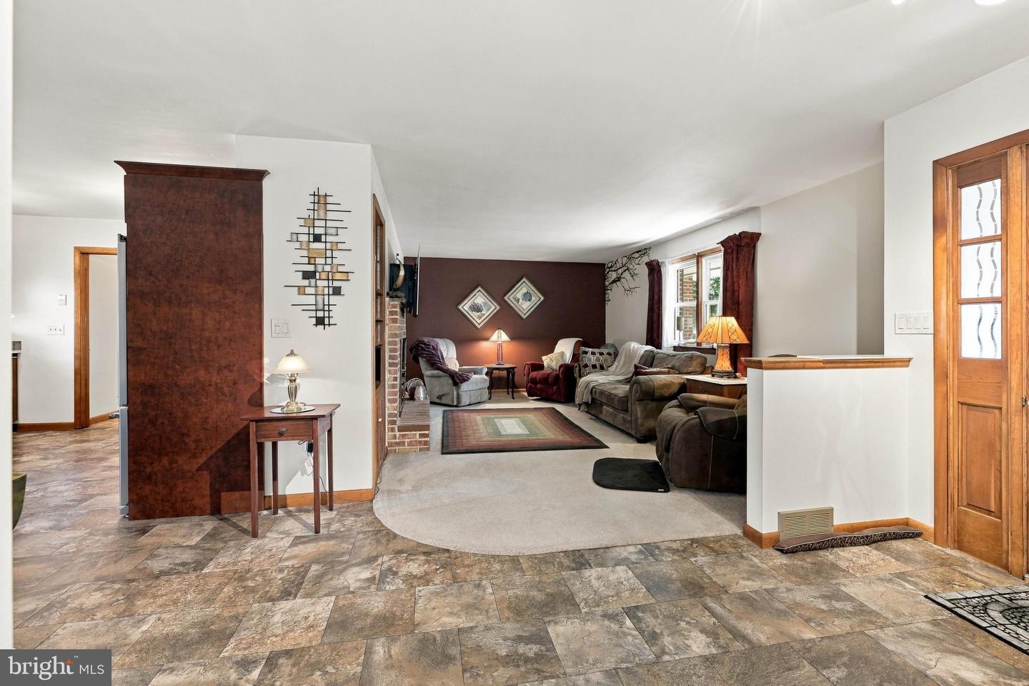130 Martin Ave Property Photo 8