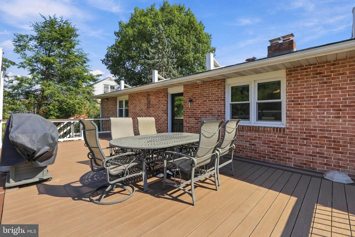 130 Martin Ave Property Photo 35