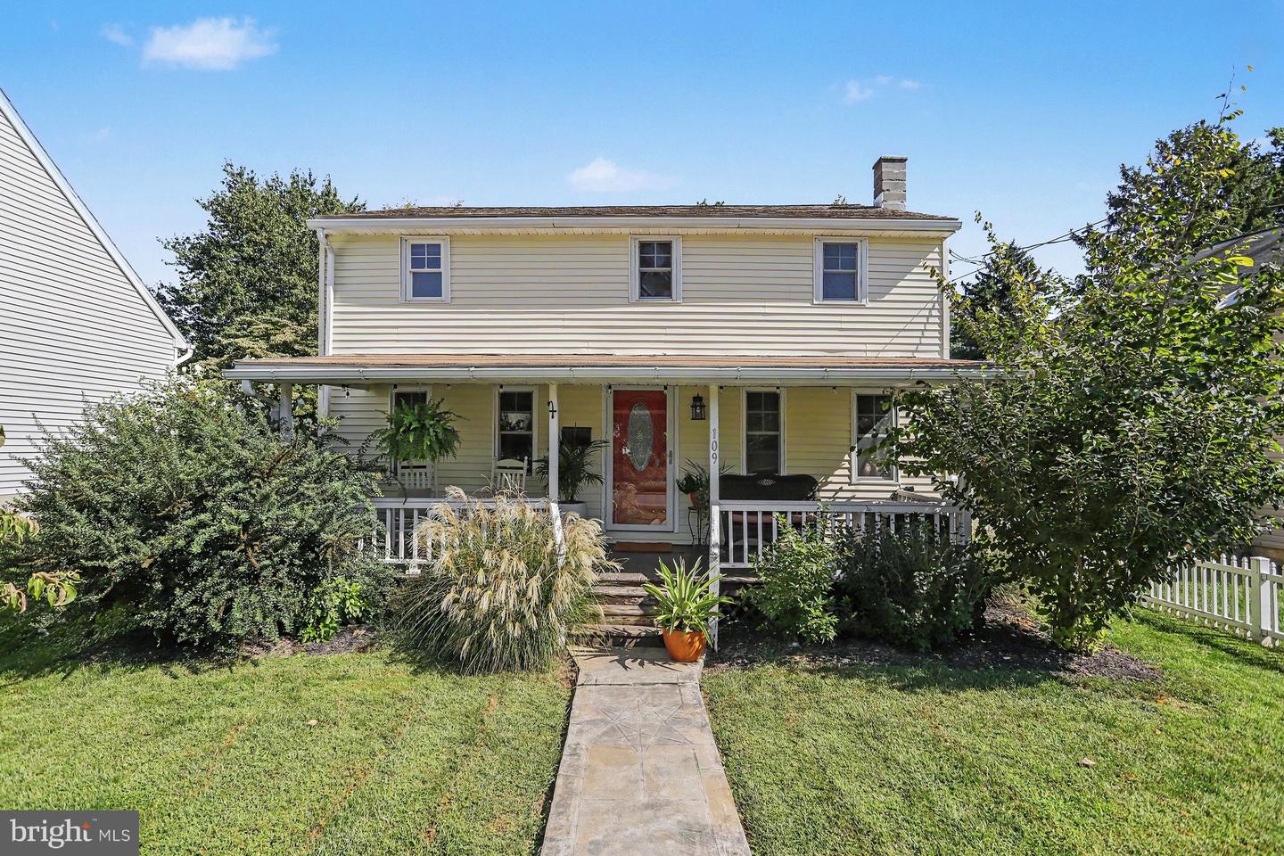 109 LEAMAN ST Property Photo 1