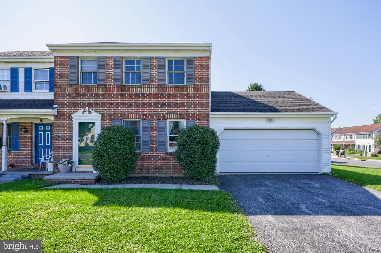 2 BROOKVIEW DR Property Photo 1