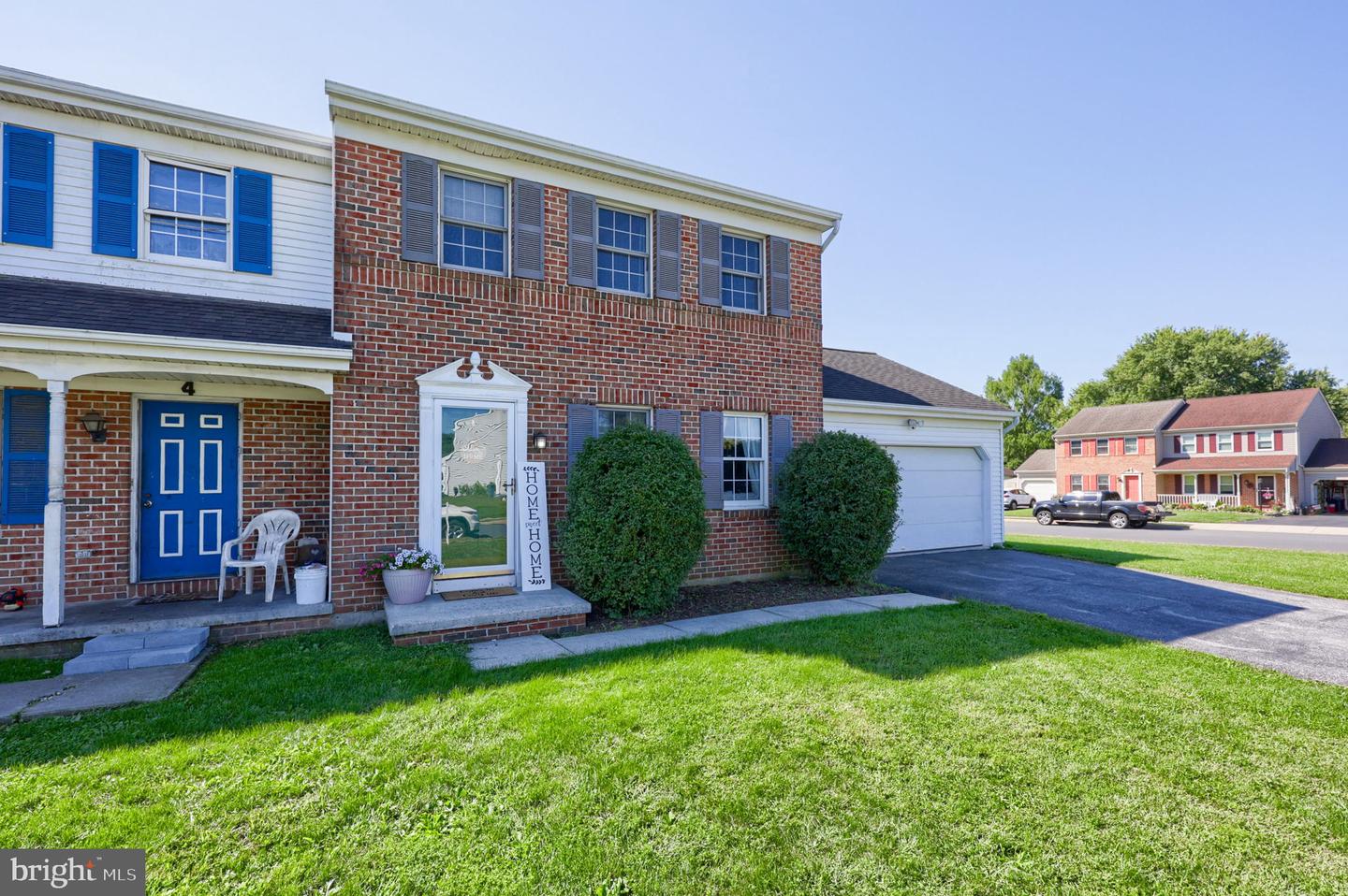 2 Brookview Dr Property Photo 2