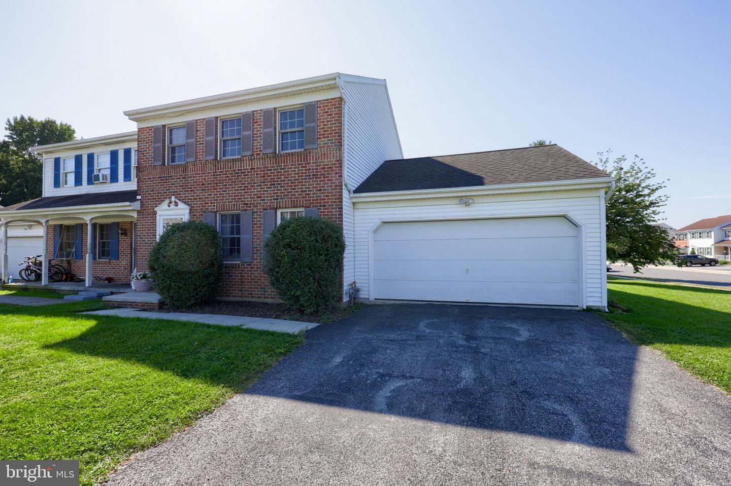 2 Brookview Dr Property Photo 4