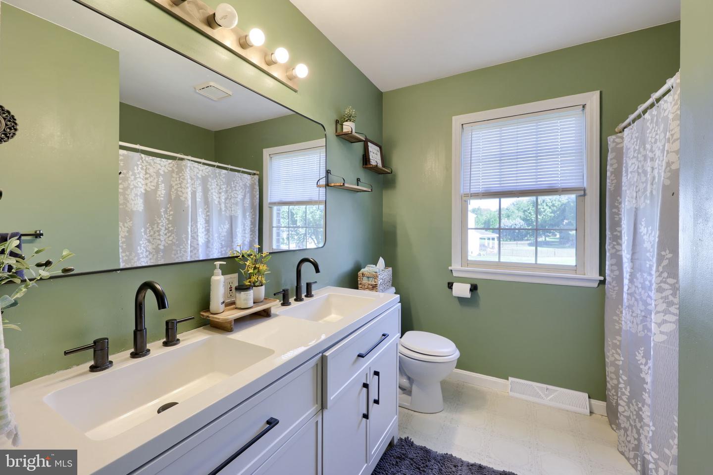 2 Brookview Dr Property Photo 20