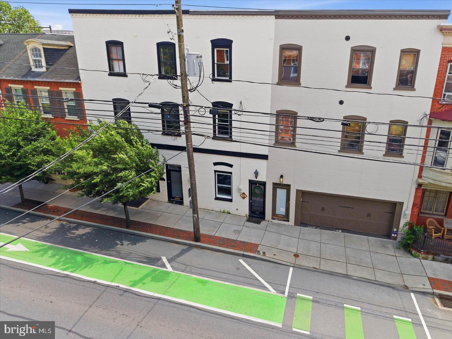16 E Walnut St Property Photo 2