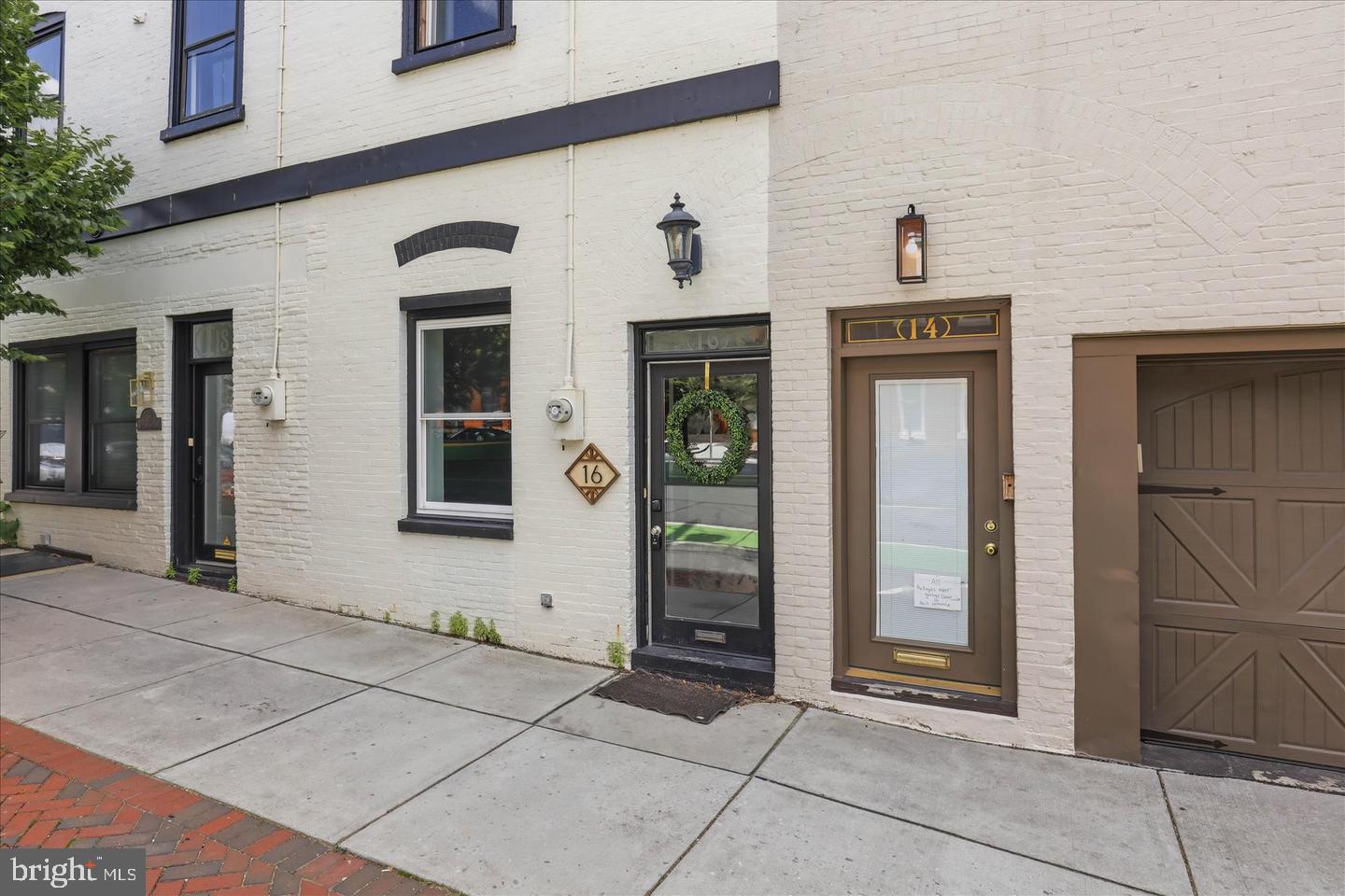 16 E Walnut St Property Photo 3