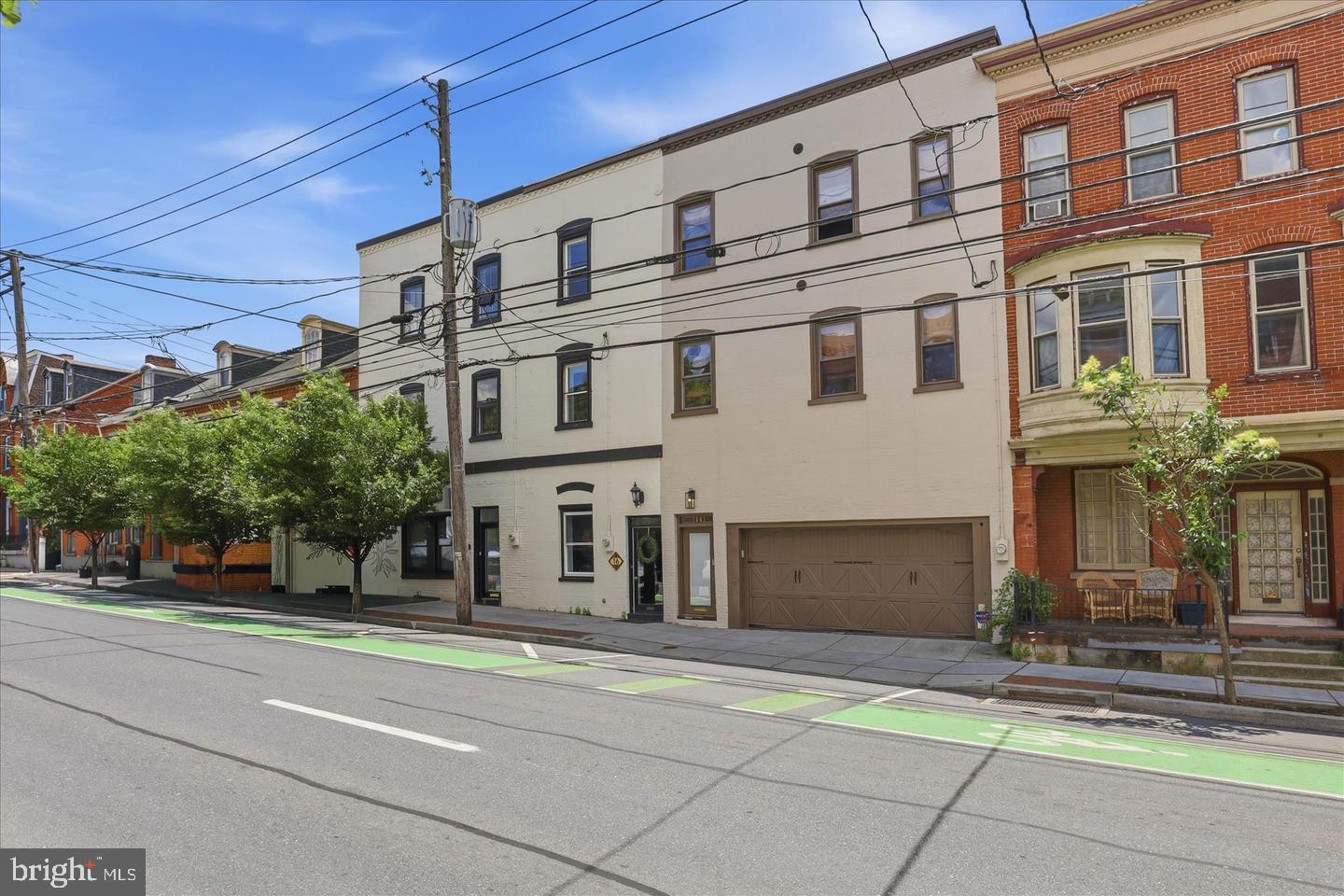 16 E Walnut St Property Photo 4