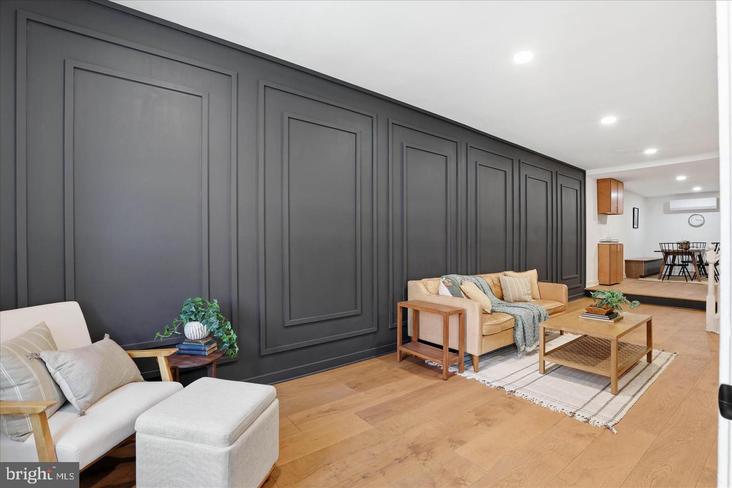 16 E Walnut St Property Photo 8
