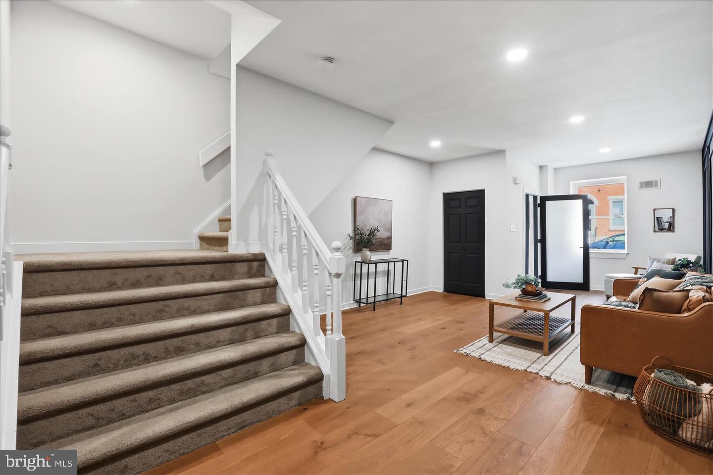 16 E Walnut St Property Photo 11