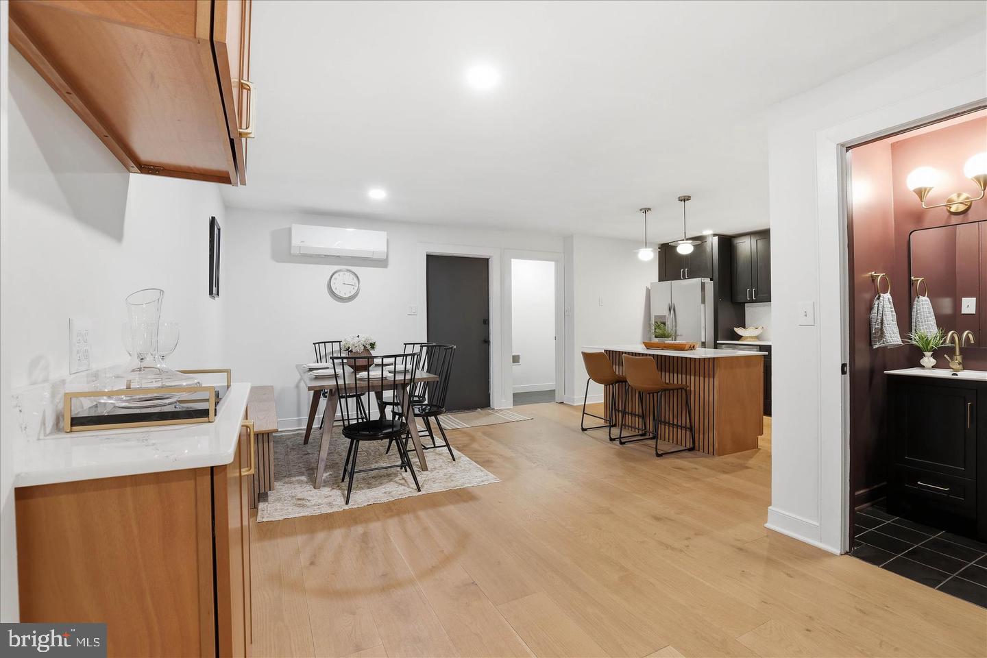 16 E Walnut St Property Photo 12