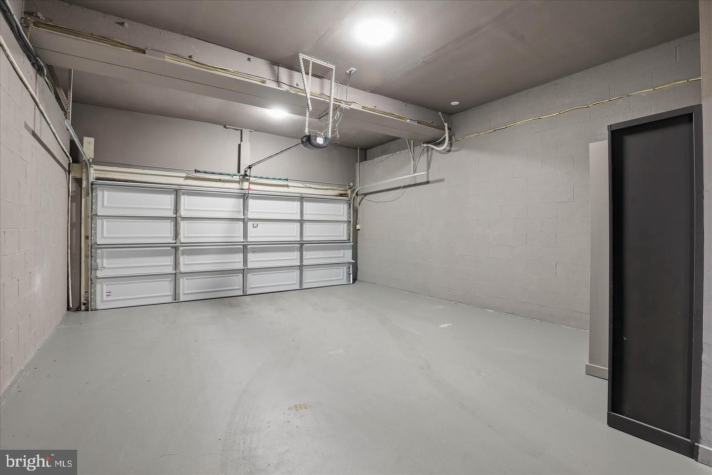 16 E Walnut St Property Photo 18