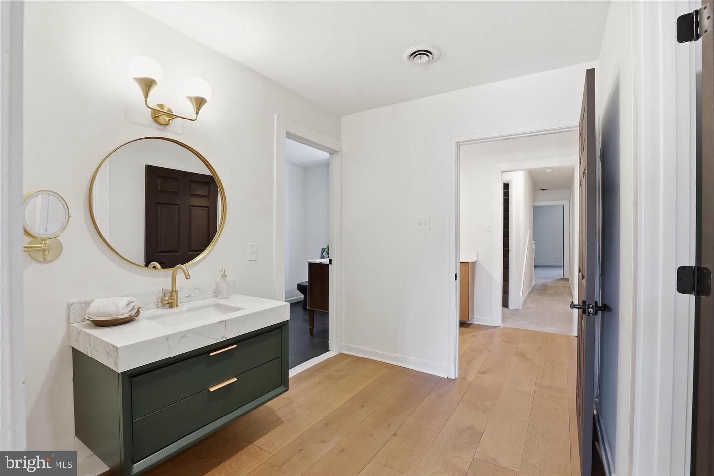 16 E Walnut St Property Photo 30