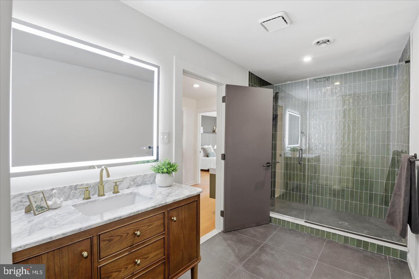 16 E Walnut St Property Photo 32