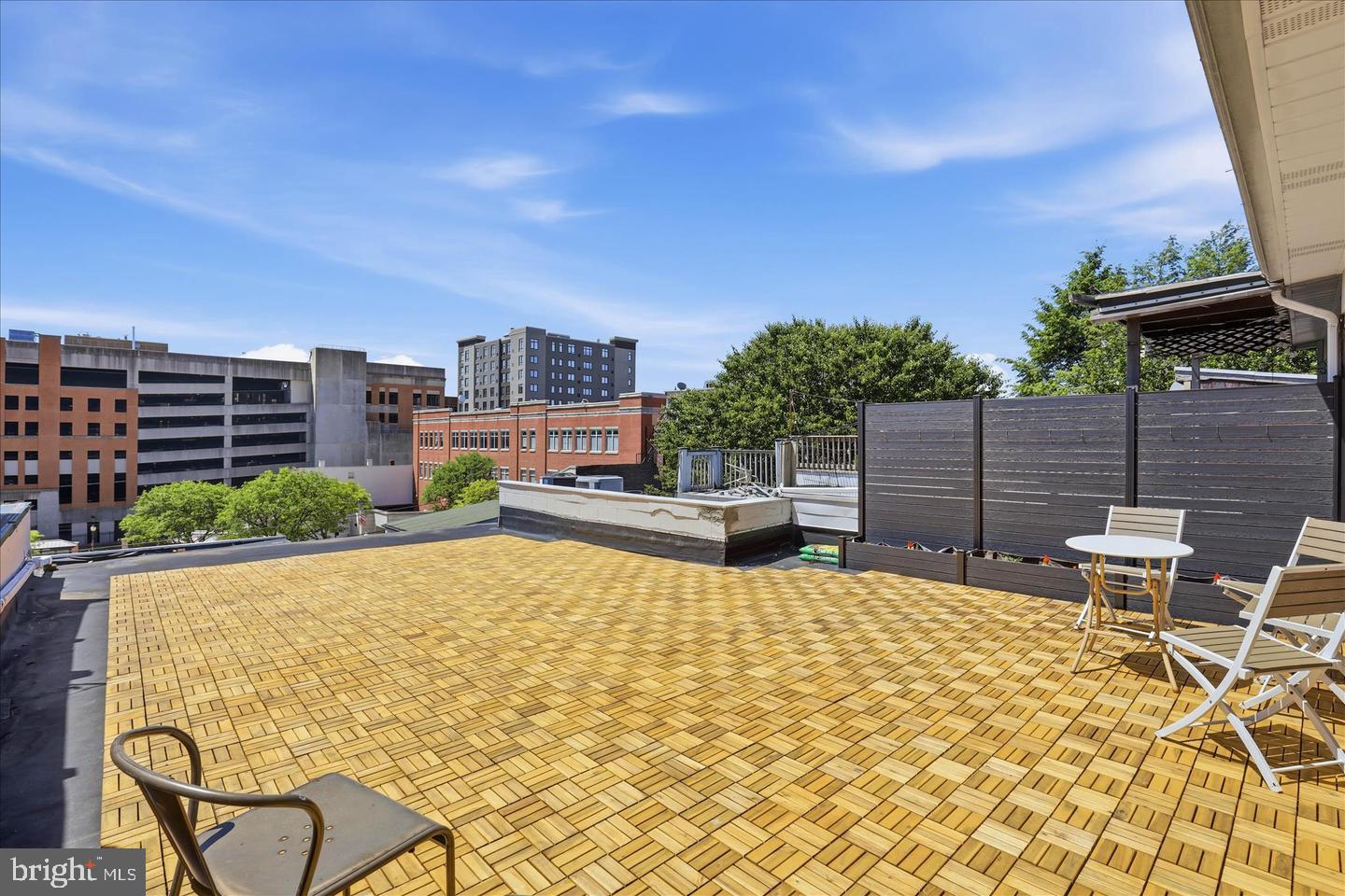 16 E Walnut St Property Photo 40