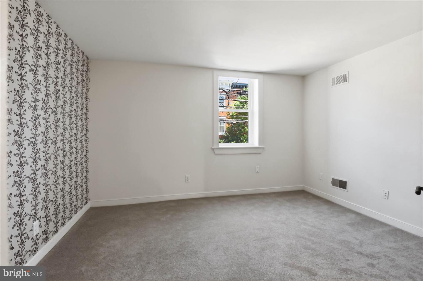 16 E Walnut St Property Photo 44
