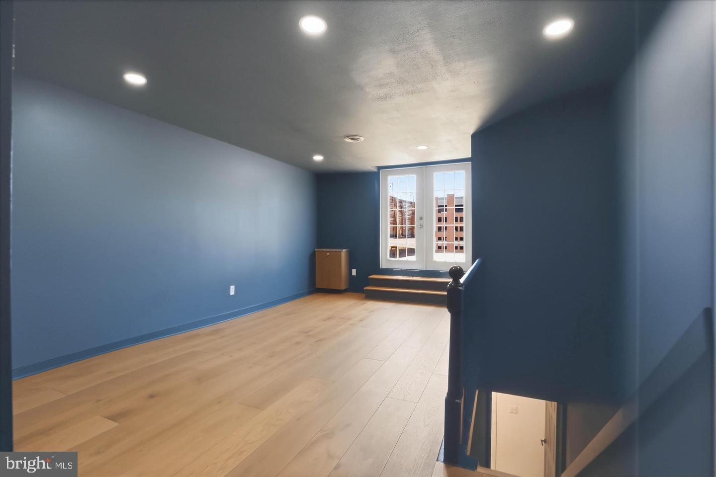 16 E Walnut St Property Photo 49