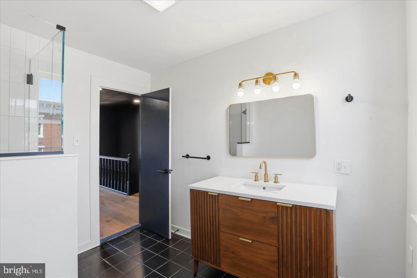 16 E Walnut St Property Photo 54