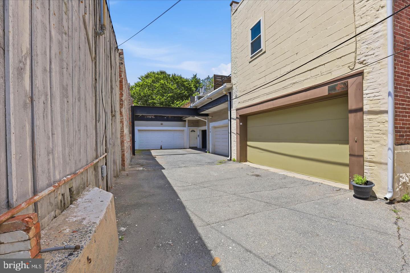 16 E Walnut St Property Photo 60