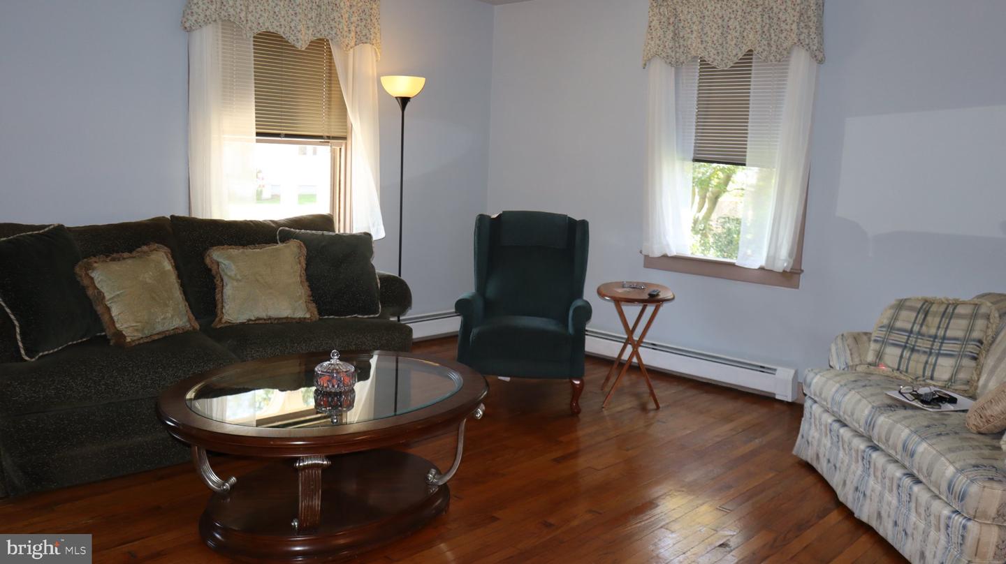 211 Broad St Property Photo 7
