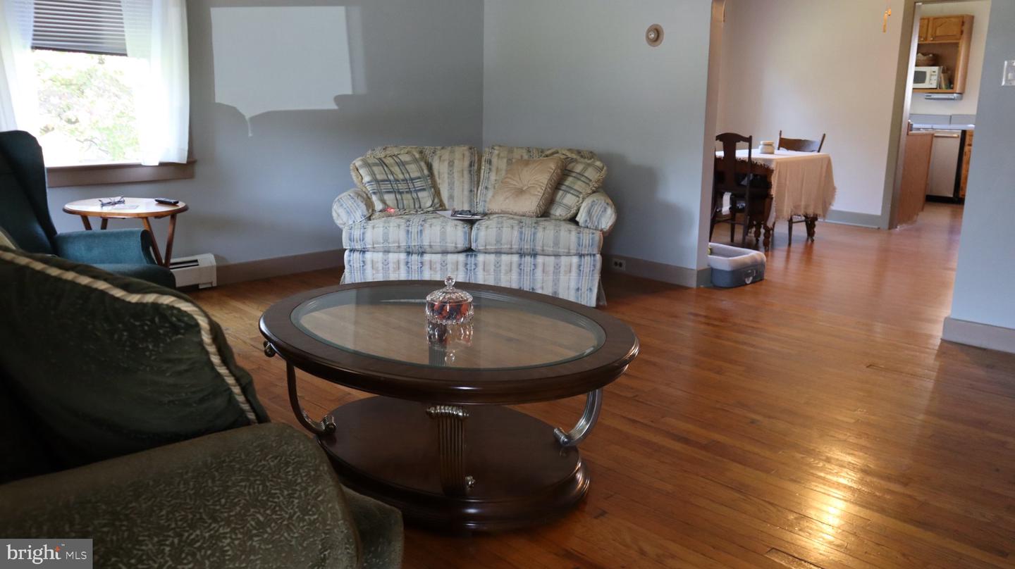 211 Broad St Property Photo 8