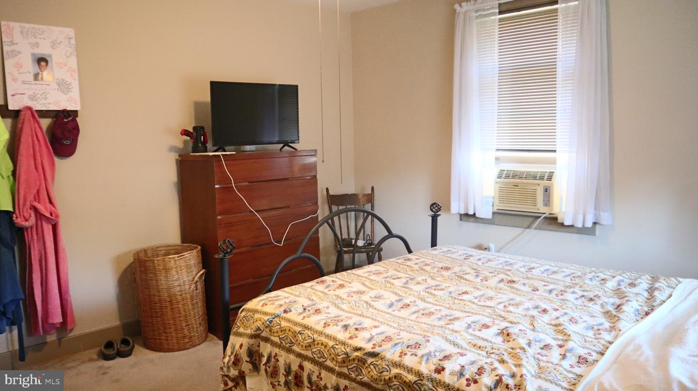 211 Broad St Property Photo 23