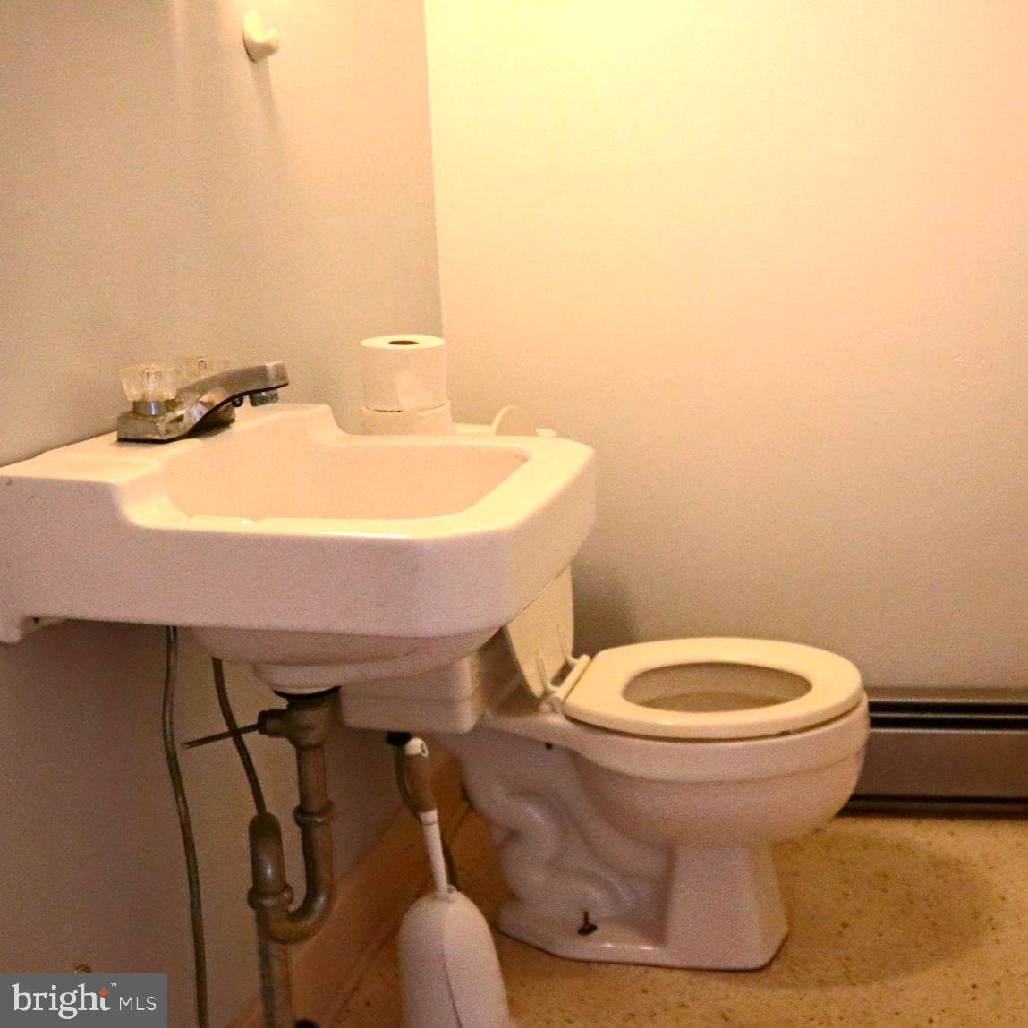 211 Broad St Property Photo 39
