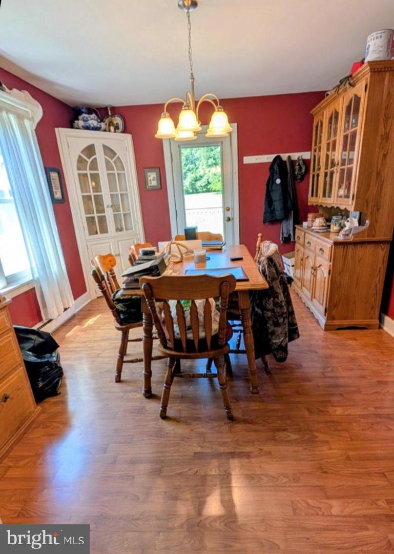 559 E Main St Property Photo 9
