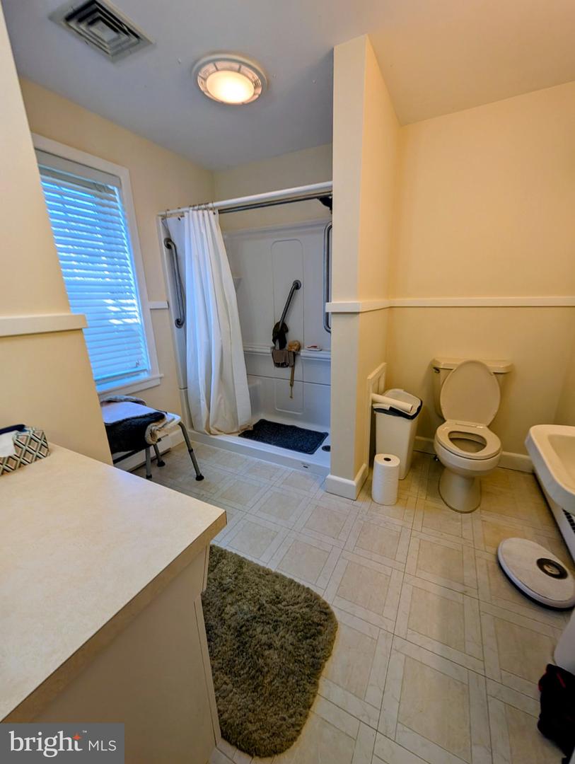 559 E Main St Property Photo 17
