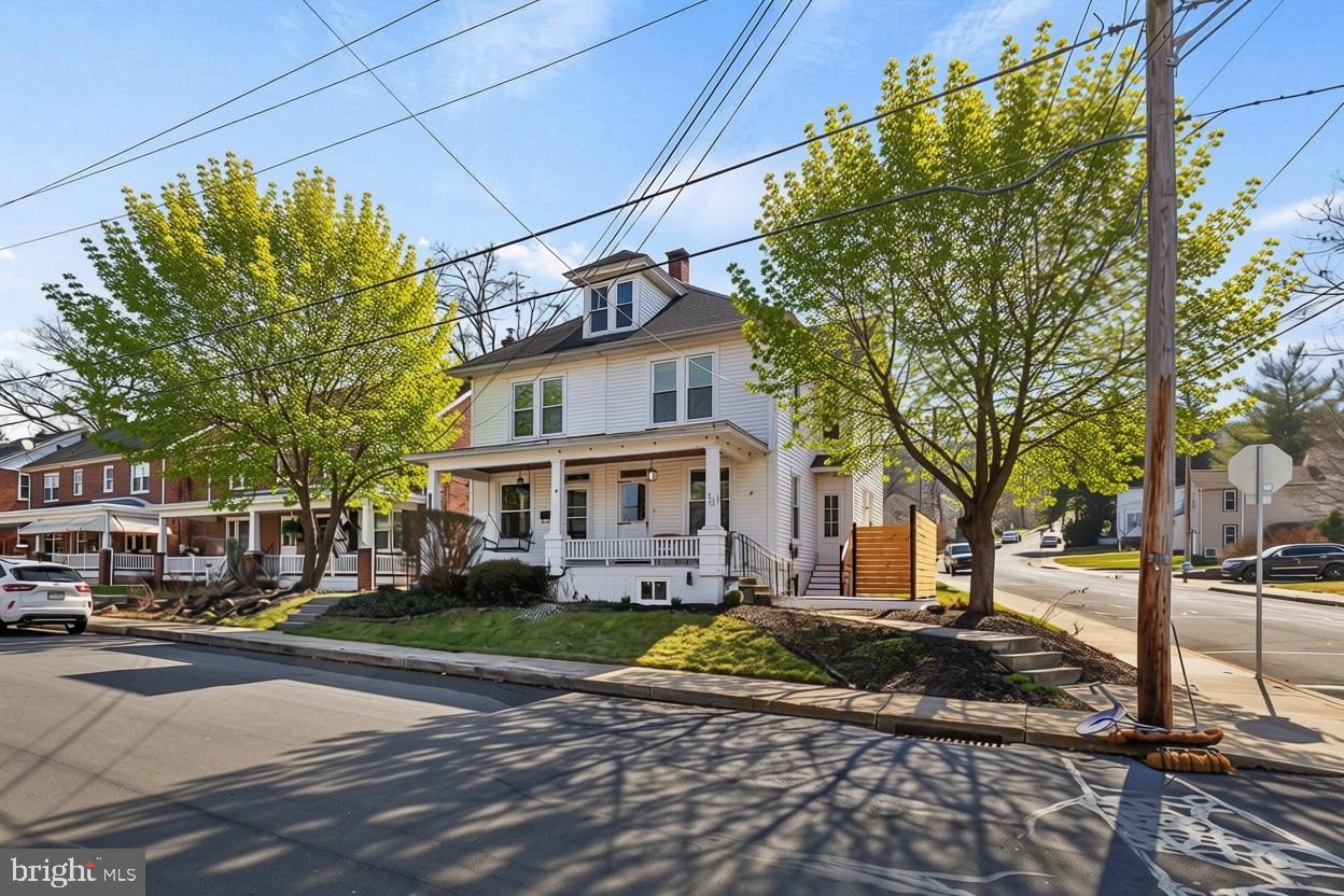 401 WASHINGTON AVE Property Photo 1