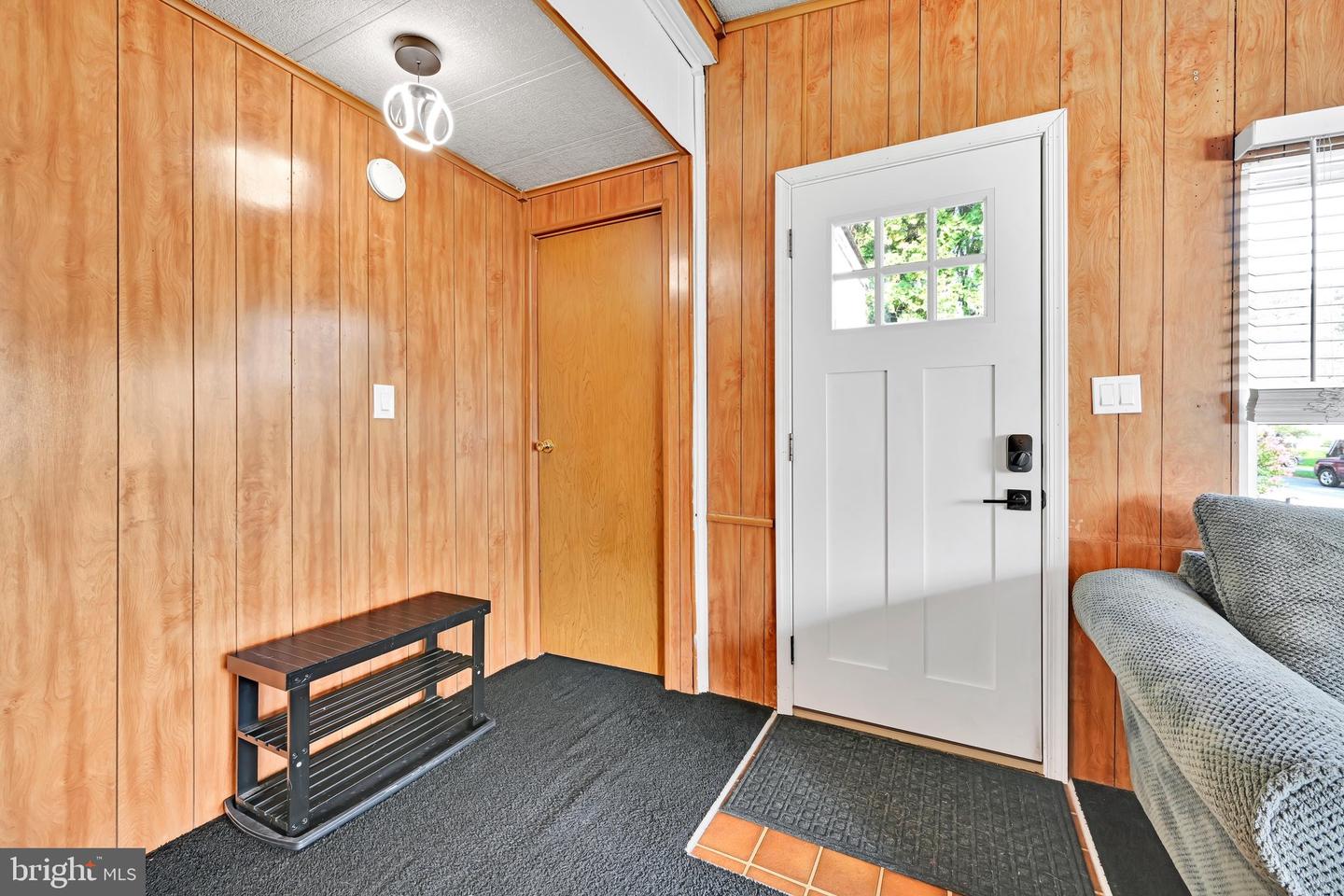 37 Kimberly Ave Property Photo 9