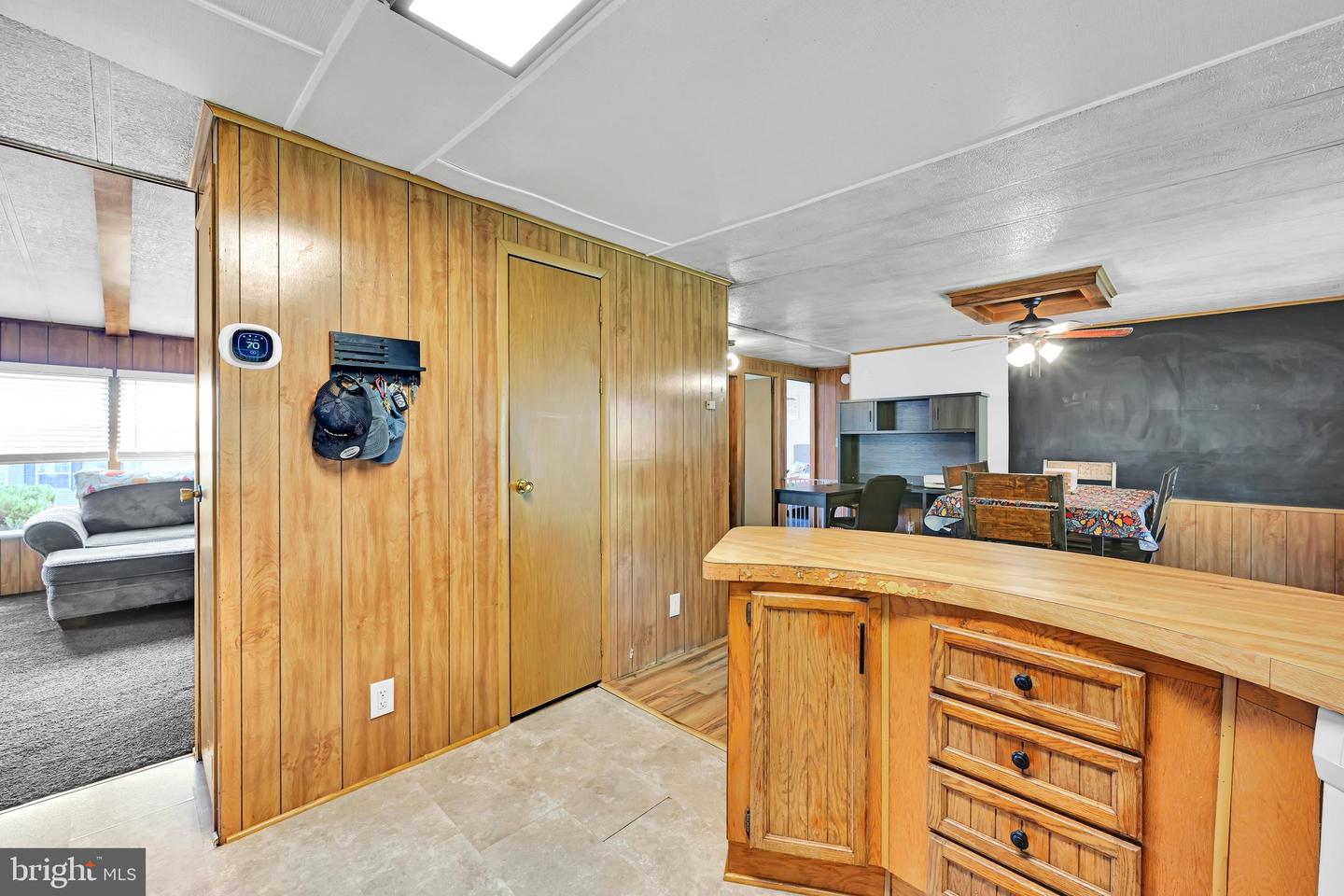 37 Kimberly Ave Property Photo 17
