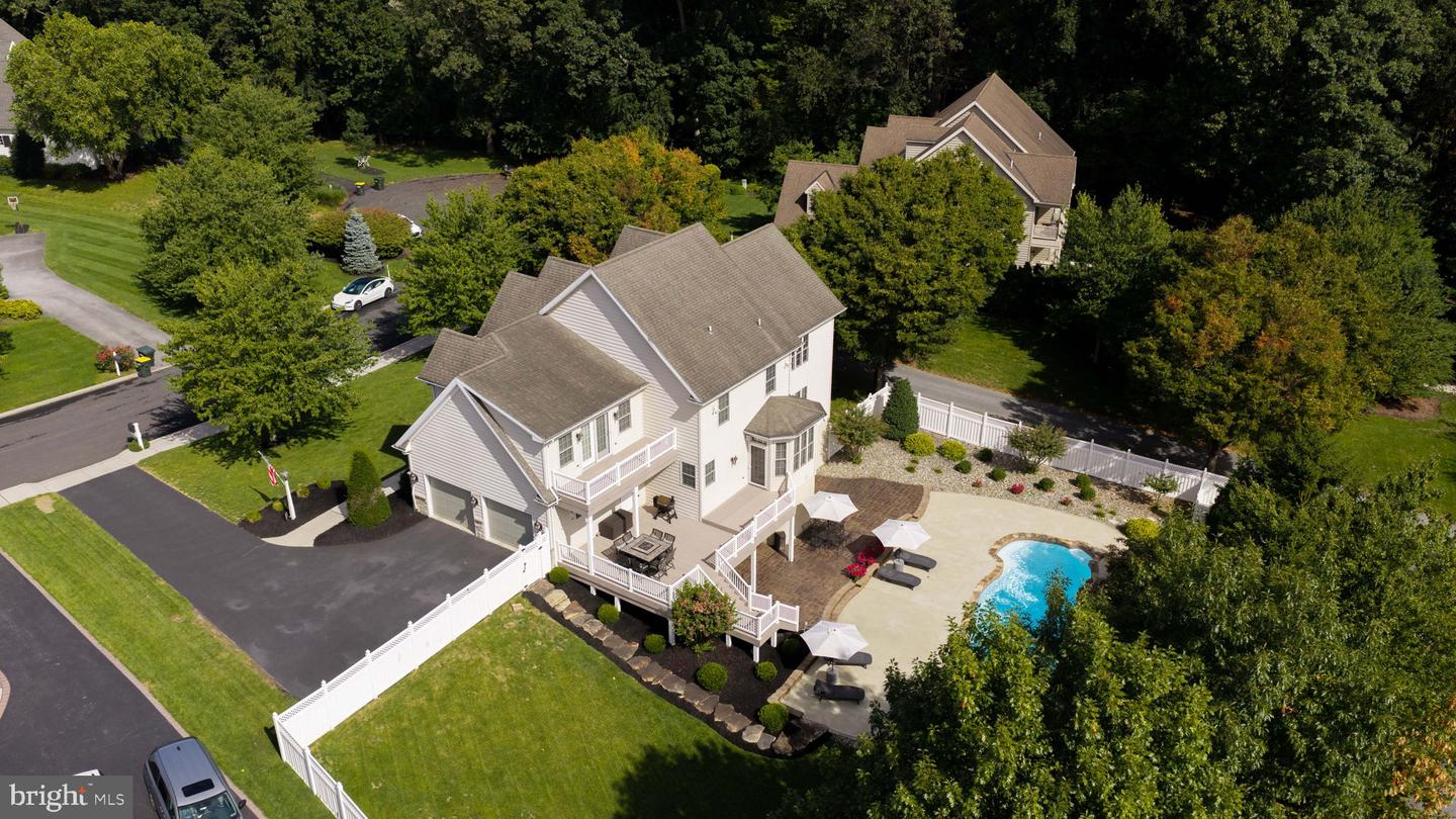 22 Windsor Ln Property Photo 88